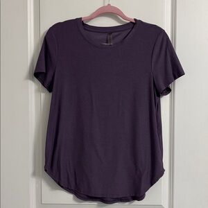 Beyond Yoga Featherweight On the Down Low Tee Size Medium